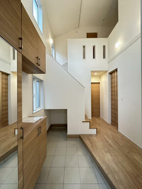 1号棟 玄関 吹抜