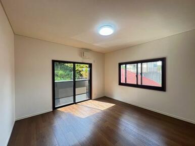 「南西側洋室」