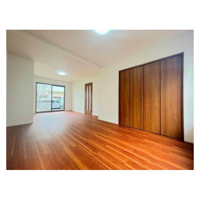 「LDK」約13.2帖の空間です。