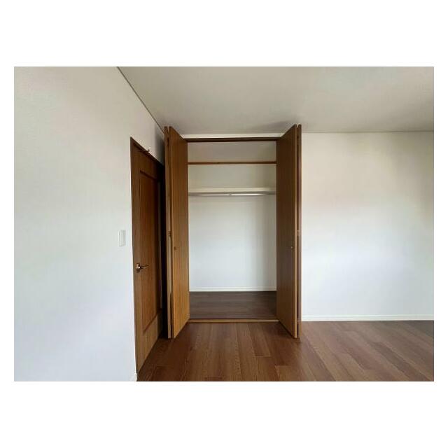 「北側洋室」収納がございます。