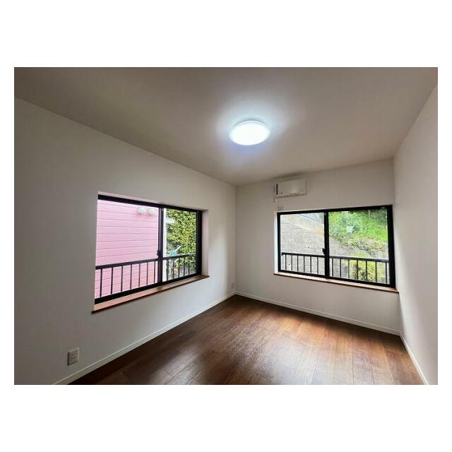 「南東側洋室」