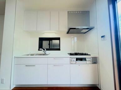 「キッチン」新品に交換しております。