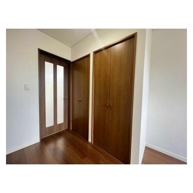 「1階廊下」収納がございます。