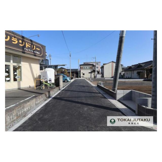 西側約6M幅員の公道。車の出し入れもスムーズに行えますね＾＾