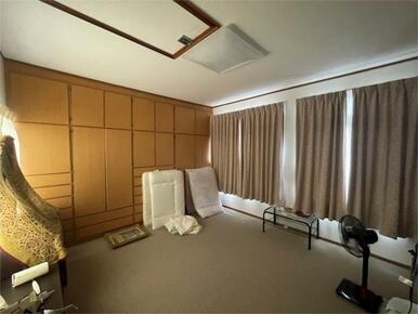 ２階洋室（東側）