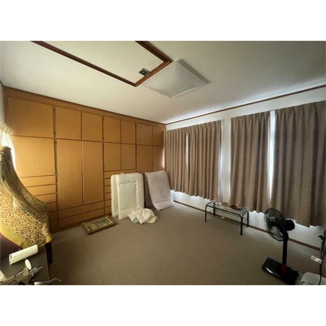 ２階洋室（東側）