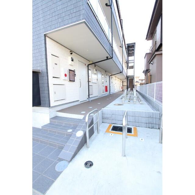 建物入口です