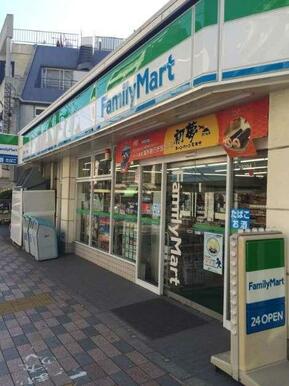 ファミリーマート田園調布二丁目店