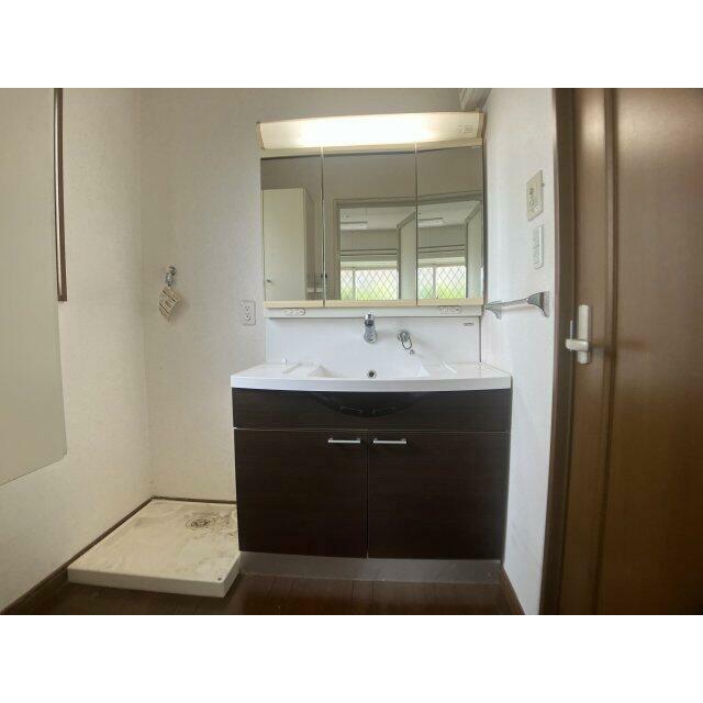 独立洗面台、朝の身支度には欠かせません