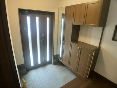 ゆったりとした玄関です