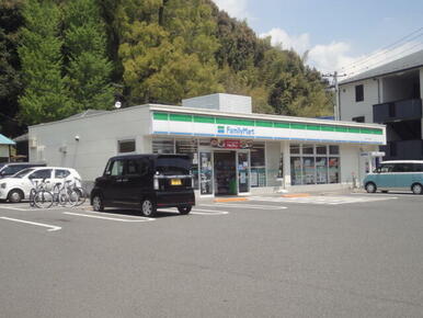 ファミリーマート上安一丁目店