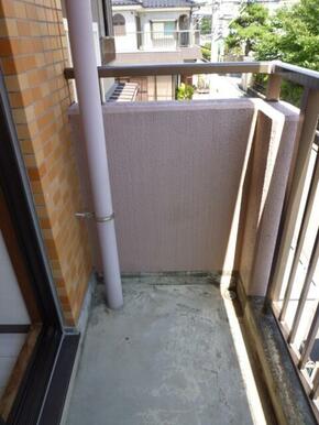 同間取りの別部屋の写真になります。勉強優先。