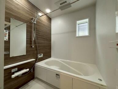 １坪サイズの浴室（浴室乾燥ついてます♪）