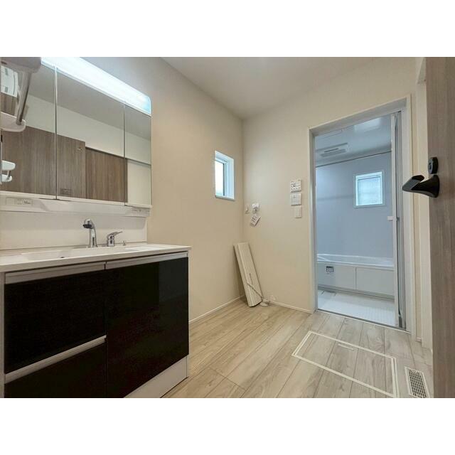 ゆとりのある脱衣室