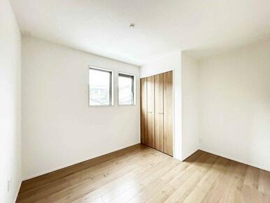 5.2帖洋室です。クローゼット完備です。