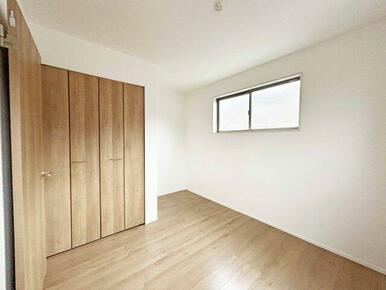 5.2帖洋室です。クローゼット完備です。