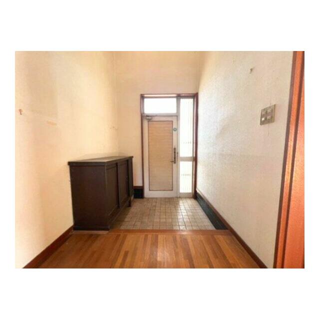 明るい玄関です