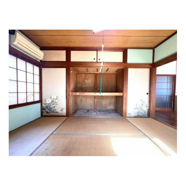 和室ならではの温かな和の空間で寛ぎの時間を過ごせます