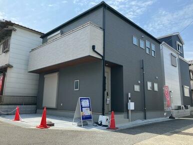 日を重ねるごとにこの佇まいに愛着が湧いてきそう（1号棟）