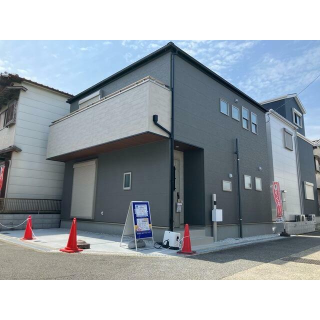 日を重ねるごとにこの佇まいに愛着が湧いてきそう（1号棟）