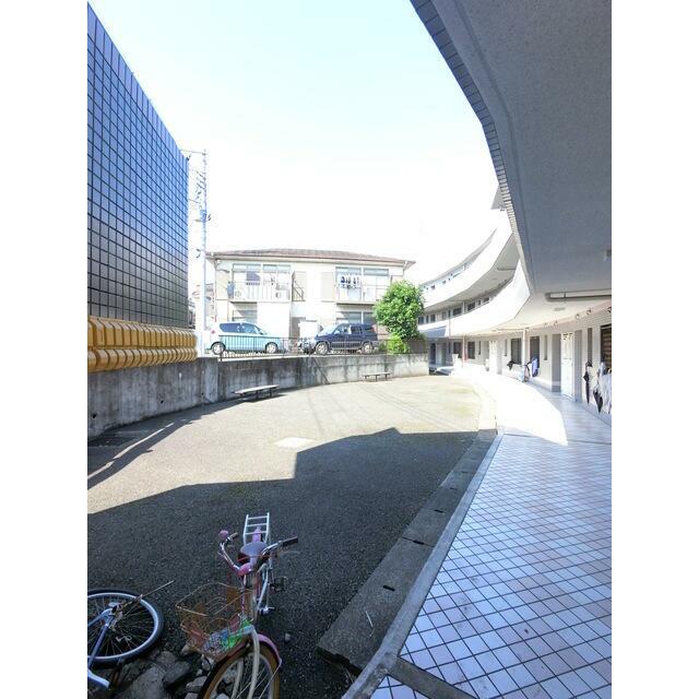 ☆敷地内に遊び場があります☆