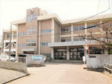 築山小学校