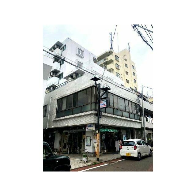 シンプルで落ち着いたデザインの外観です