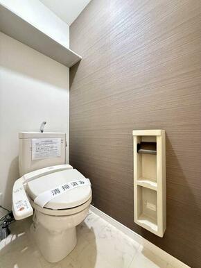 幅広い年齢層から支持されている今や必須アイテムの温水洗浄暖房便座♪冬場も便座が暖かくご使用いただけ…