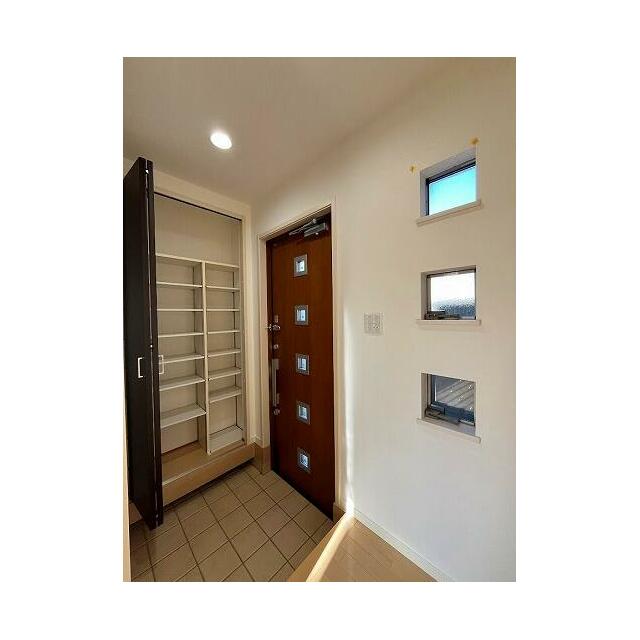 広々とした玄関です