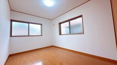 「洋室」２F南西側