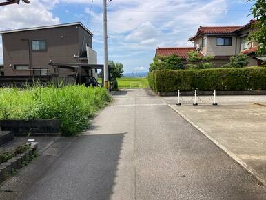 前面道路（北側）