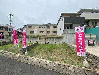 東向きで駐車２台可能です（Ｃ号地）