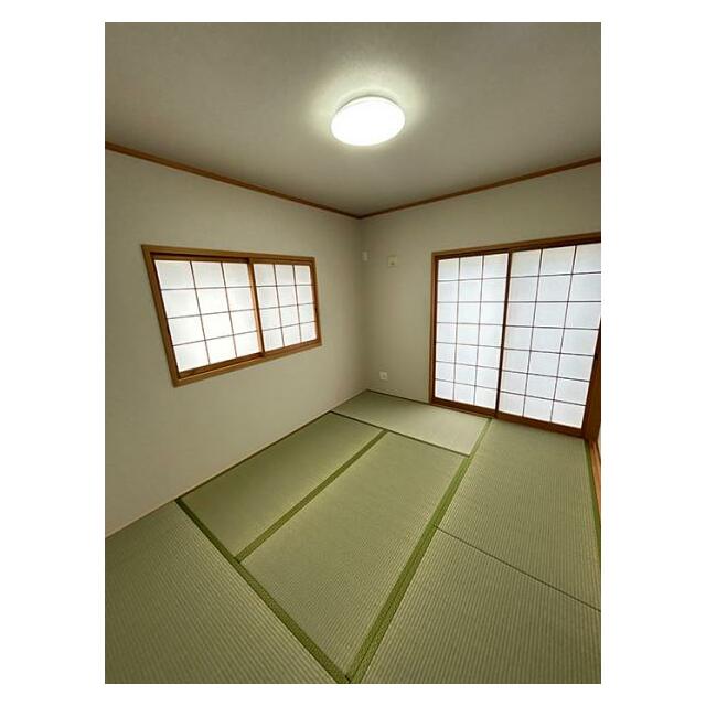 「和室」1階和室、畳表替え、襖・障子張替え済み