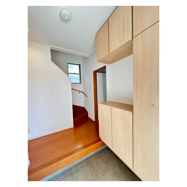 「玄関」シューズ収納付き