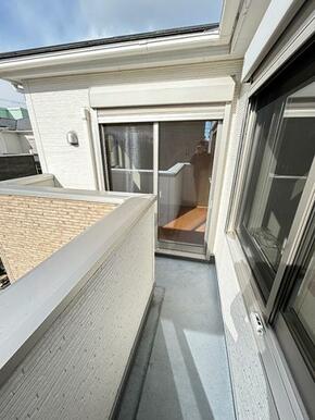 「バルコニー」南・西向きの二面バルコニー