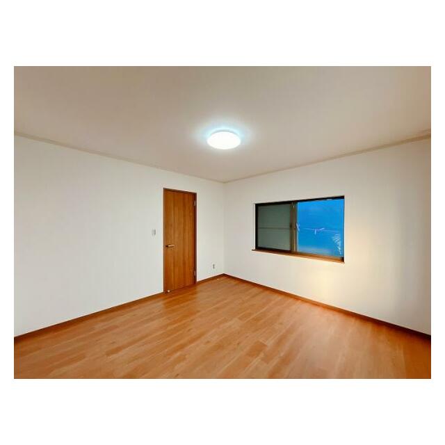 「2階南西側洋室」