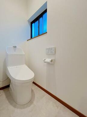 「2階トイレ」新品交換済です。