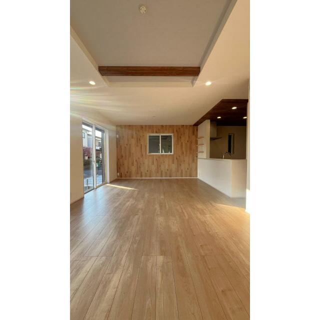 折上げ天井のあるリビングは開放感があります。