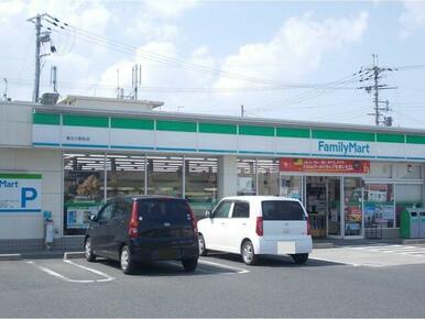 ファミリーマート貴生川駅前店
