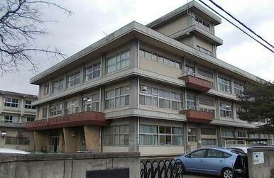 福島市立瀬上小学校まで900m