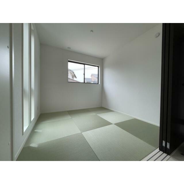 ＬＤＫに繋がっている使い勝手の良い和洋室☆