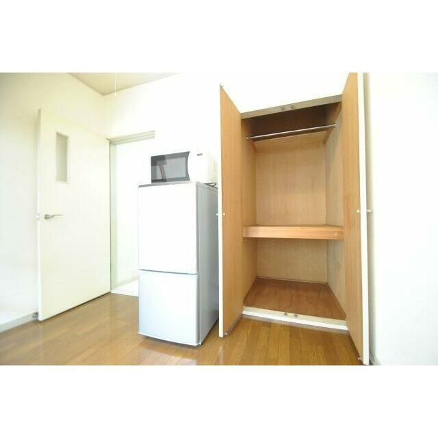 洋室にもクローゼットあります♪