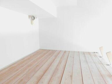 ロフトには読書灯つき