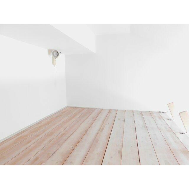 ロフトには読書灯つき