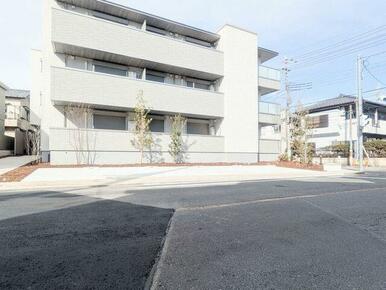 敷地内駐車場有り（※要空き確認・別途契約）