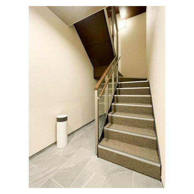 共用部階段でございます