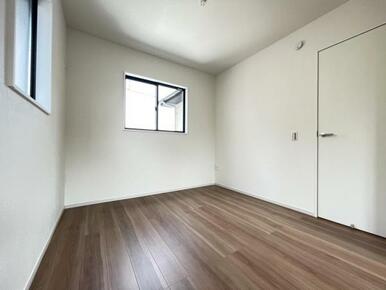 お子様の成長に合わせて間取りの変更が可能！各部屋にドア・収納ついています＾＾