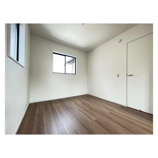 お子様の成長に合わせて間取りの変更が可能！各部屋にドア・収納ついています＾＾