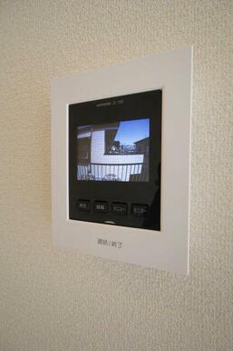 【設備】急な来訪者にも安心のカラーＴＶモニターホン♪