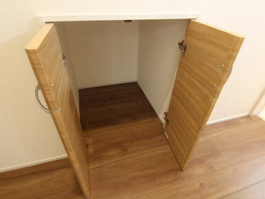 1階廊下収納スペース 2号棟